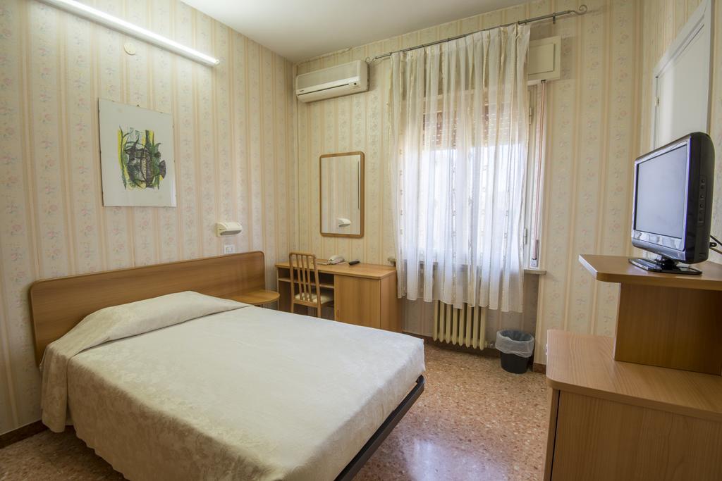 Albergo Ristorante Edo Forlimpopoli Szoba fotó